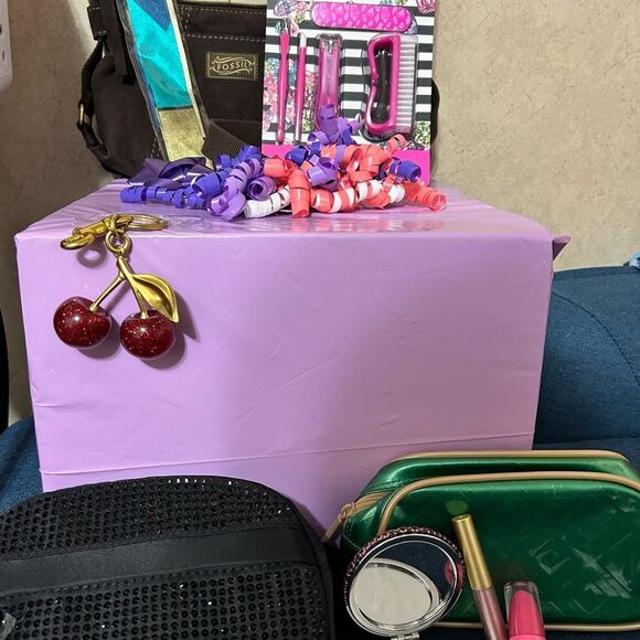 MYSTERY BOXYou won’t be sorry 1 box of 6 WILL HAVE LUXMINIMUM $200 VALUE